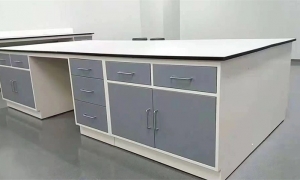 靜默（mò）守護（hù）者（zhě）：防 靜電工作台如何成為現代工業的無名（míng）英雄